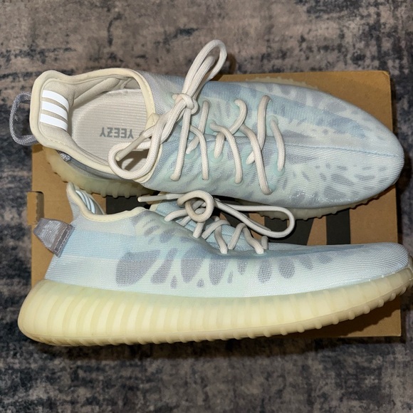 Yeezy Boost 350 V2 Mono Ice